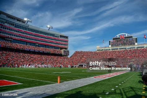 Memorial Stadium (Nebraska) Photos and Premium High Res Pictures ...