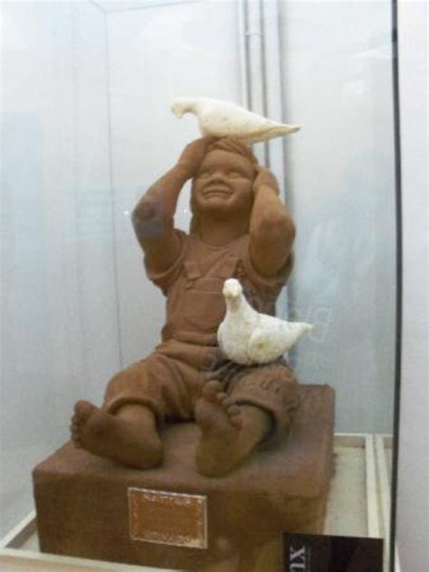 Incredible Chocolate Sculptures (42 photos) | KLYKER.COM