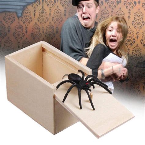 Spider In A Box Prank Wooden Scare Box Toy Trick Halloween Party Gifts ...