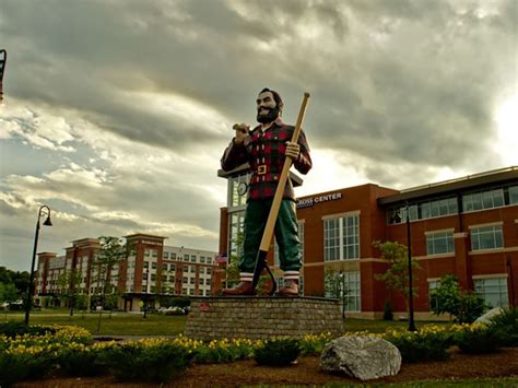 The Story Behind This Massive Statue In Maine Is As Interesting As The Statue Itself