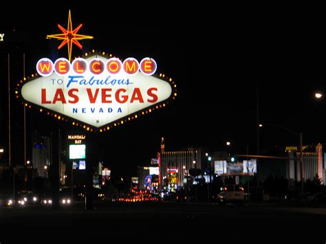 Welcome to Las Vegas sign – Vintage neon sign [blueprints]