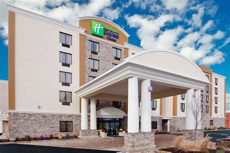 HOLIDAY INN EXPRESS & SUITES WILLIAMSPORT $102 ($̶1̶2̶2̶) - Prices ...