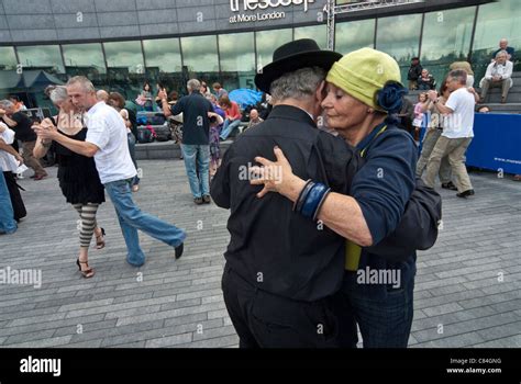 Old couple dancing tango hi-res stock photography and images - Alamy