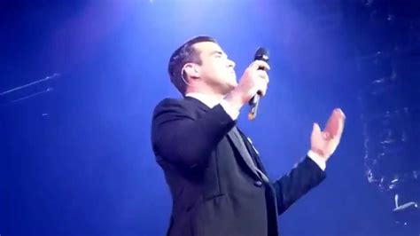 Robbie Williams - My Way - Perth Arena - 11th September 2014 - YouTube