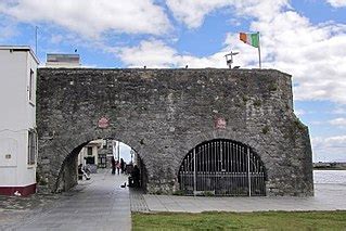 File:The Spanish Arch, Spanish Parade, Galway - panoramio.jpg - Wikimedia Commons