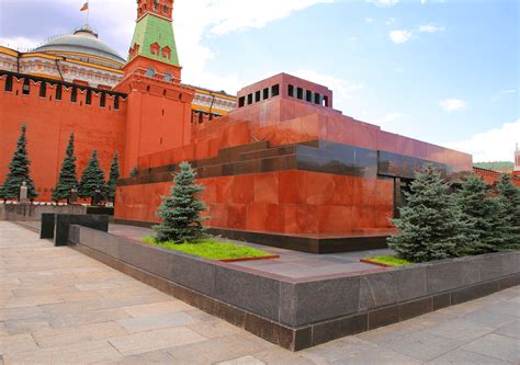 Lenin mausoleum * All PYRENEES · France, Spain, Andorra