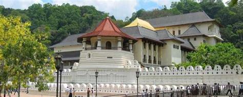 Tooth Relic Temple Kandy | Sri Lanka Holiday Packages