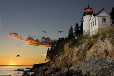 10 Essential New England Lighthouses - New England Today