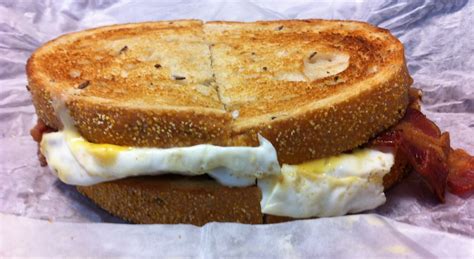 Wandering Chopsticks DC: Loeb's New York Deli Breakfast Sandwich