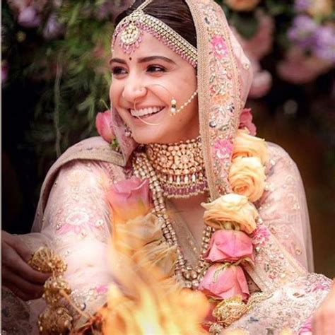 Actress Anushka Sharma and Virat Kohli's Wedding Photos - Hollywood ...