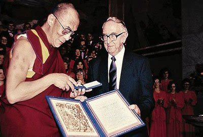 10 Historical Photos of the Dalai Lama - BORGEN