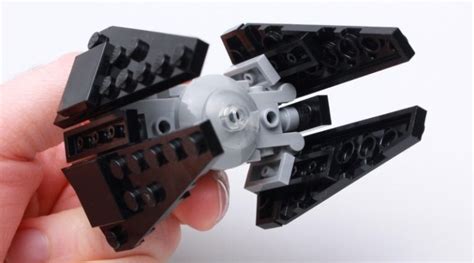 Closer look at LEGO Star Wars TIE Interceptor free gift