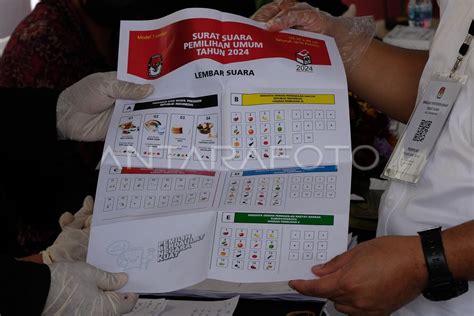 SIMULASI PENYEDERHANAAN DESAIN SURAT SUARA UNTUK PEMILU 2024 | ANTARA Foto