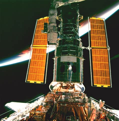 Space in Images - 2003 - 07 - Hubble Space Telescope (HST) during ...