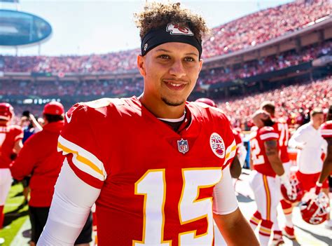 Here's How NFL Quarterback Patrick Mahomes Just Made Sports History - E! Online