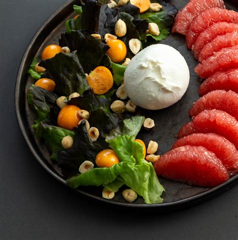 Burrata, Grapefruit & Red Leaf Lettuce Salad - the minty tomato