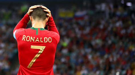 WATCH: David De Gea Mistake Leads to Ronaldo Goal | Heavy.com