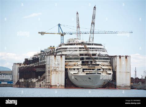 Wreck of Costa Concordia Ship in Genoa Harbor Stock Photo - Alamy