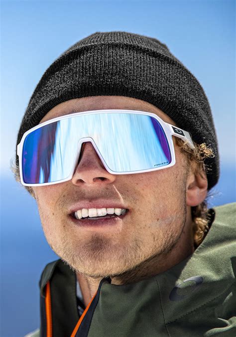 Oakley sutro polished white prizm snow sapphire 9406-2237- Nava Sport - din nye sportsbutikk!