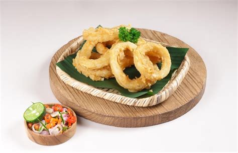 Premium Photo | Cumi goreng tepung sambal matah or crispy calamari ...