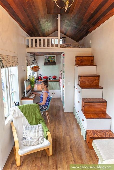 El Rincón Vintage de Karmela: Una idea genial para pequeños espacios: poner la cama en alto.
