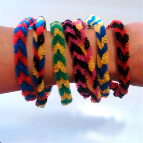 Making Pipe Cleaner Bracelets | ThriftyFun