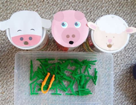 We're heading to the farm to feed the farm animals with this super simple fi… | Farm activities ...