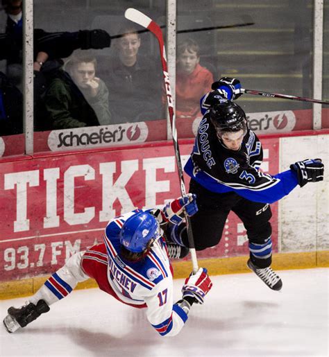 Photos: Des Moines vs. Lincoln Stars hockey, 1.30.15 | Stars hockey ...