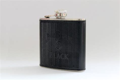 Best Whiskey Flask – Loving Whiskey