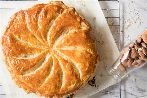 Simple, Elegant Almond Tart • Simple Gray T-Shirt