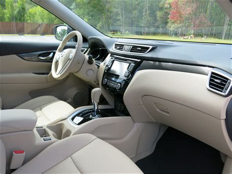 2015 Nissan Rogue: 115 Interior Photos | U.S. News