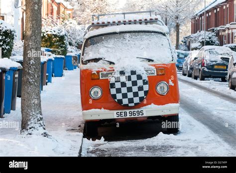 Volkswagen camper van hi-res stock photography and images - Alamy