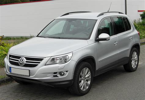 File:VW Tiguan 2.0 TDI front 20100801.jpg - Wikimedia Commons