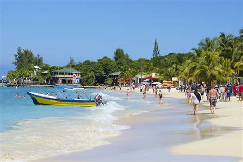 10 Best Beaches in Honduras (with Map & Photos) - Touropia