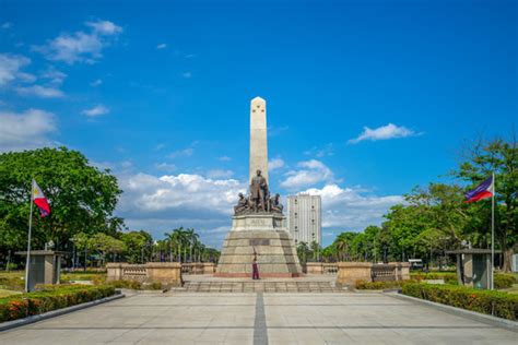 Luneta Park Clipart Walk