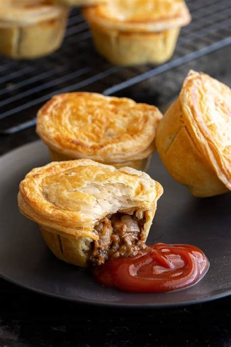 Australian Beef Party Pies (Mini Meat Pies) | Wandercooks