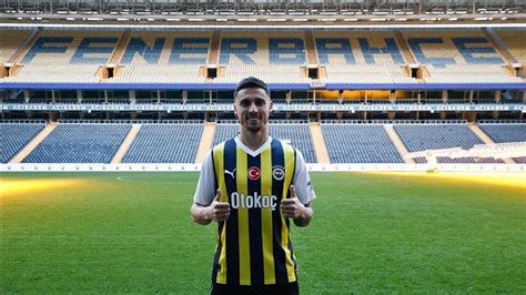 Rade Krunic joins Fenerbahce from AC Milan on loan with option to buy