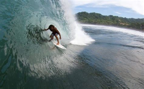 Costa Rica's Playa Hermosa named as World Surfing Reserve