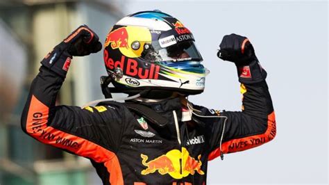 Chinese GP: Daniel Ricciardo wins a thriller after Max Verstappen and ...