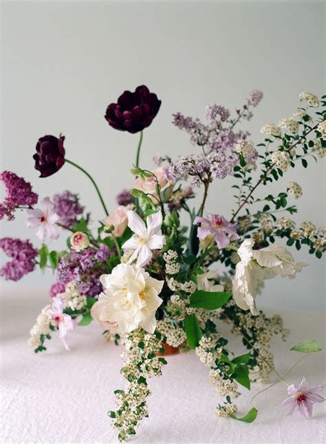 Lilac spring floral arrangement | Wedding & Party Ideas | 100 Layer Cake