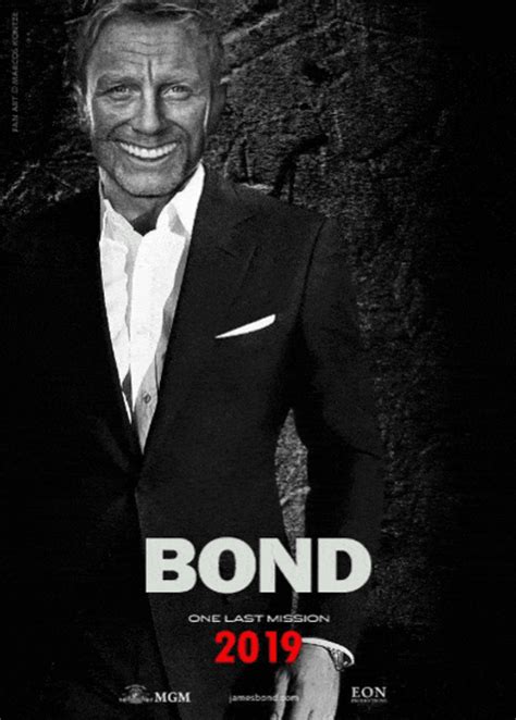 James Bond Face Expression GIF | GIFDB.com