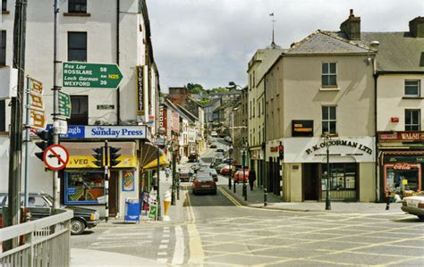 Downtown New Ross, 1993 © Ben Brooksbank cc-by-sa/2.0 :: Geograph Ireland