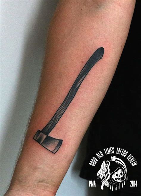 Classic sharp axe done by Swen Losinsky at #goodoldtimestattoo #berlin