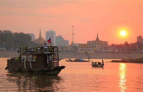 Cambodia Private Sunset Cruise - Angkor Focus Travel