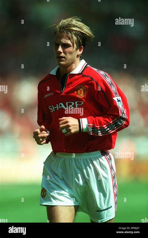 DAVID BECKHAM MANCHESTER UNITED FC 10 August 1998 Stock Photo - Alamy