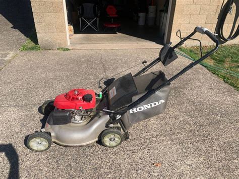 Honda HRR216VLA Walk Behind Gas Lawn Mower for Sale - RonMowers