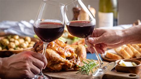 Thanksgiving wine pairing tips: What to drink with turkey & more