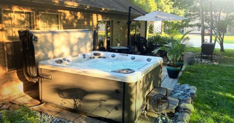 Hot tub landscaping ideas for the Twilight Series 8.2 - Master Spas Blog