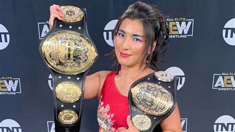 Hikaru Shida Presented With New AEW Women's World Title Belt