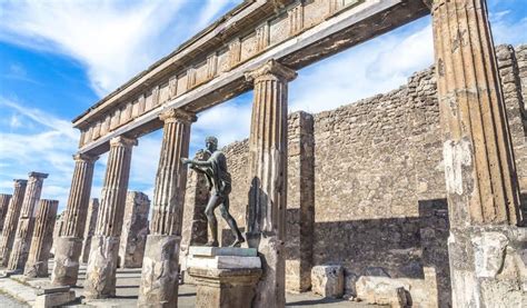 How to do a Pompeii day trip from Rome - best tours and DIY options